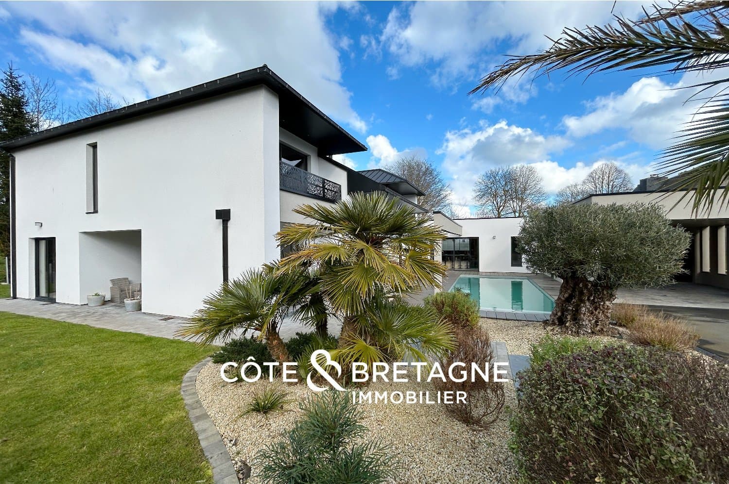 Elegant House with Heated Pool and Terrace in Pordic 4