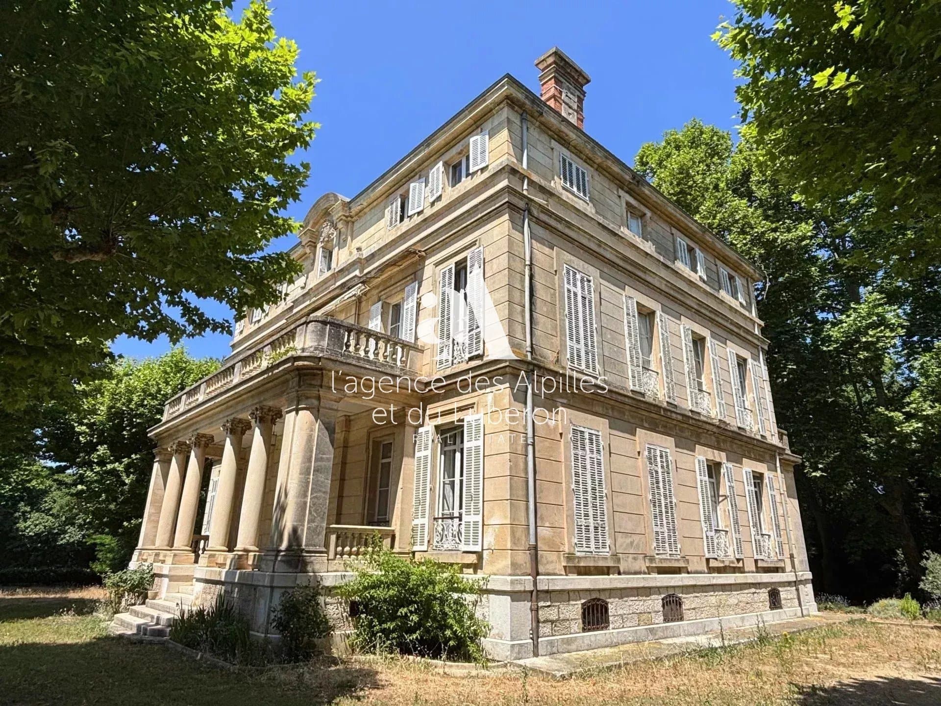 Château With 500 Sqm Living Space Built In The Late 1800s — Château for sale