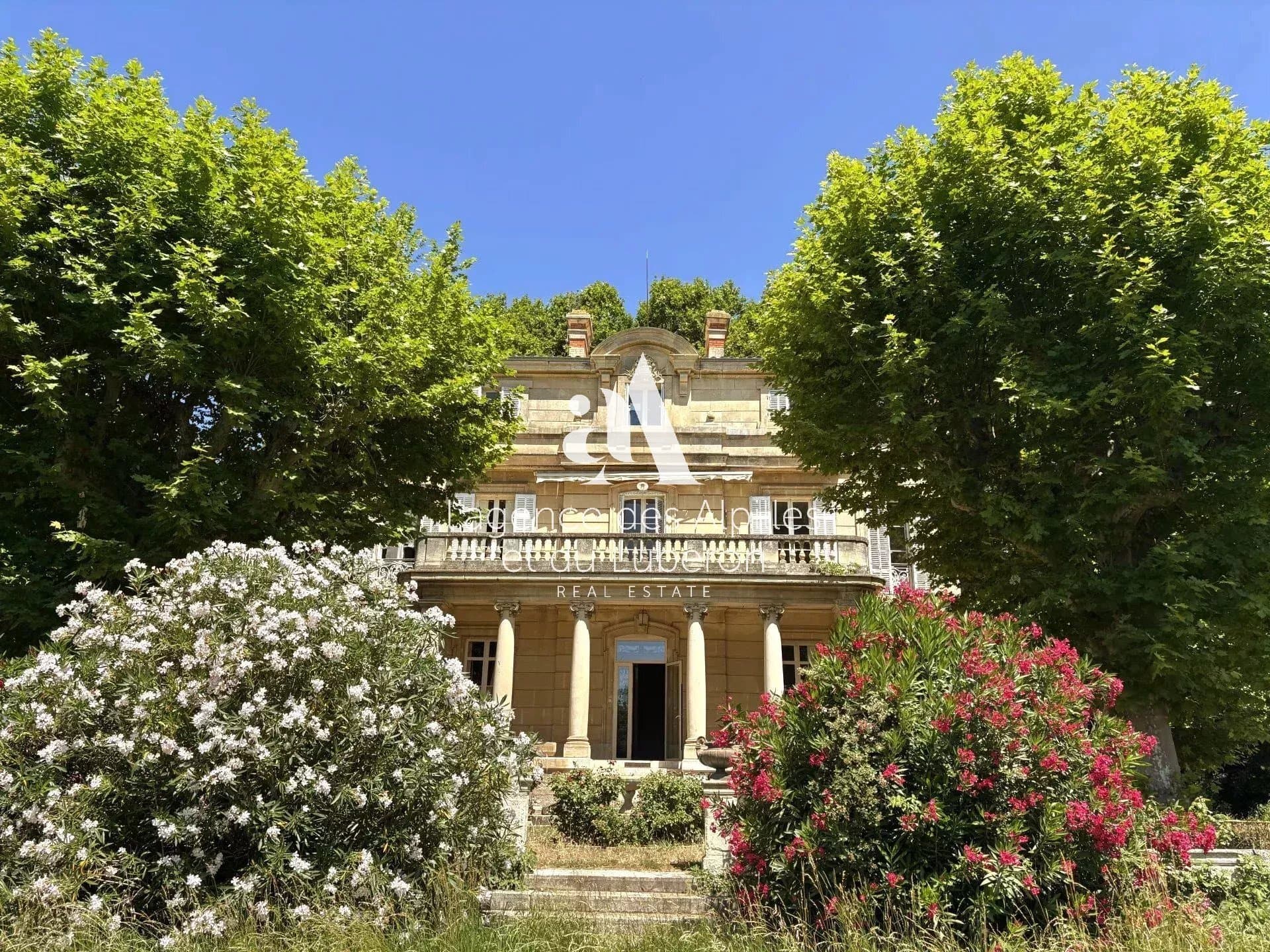 Château With 500 Sqm Living Space Built In The Late 1800s 2