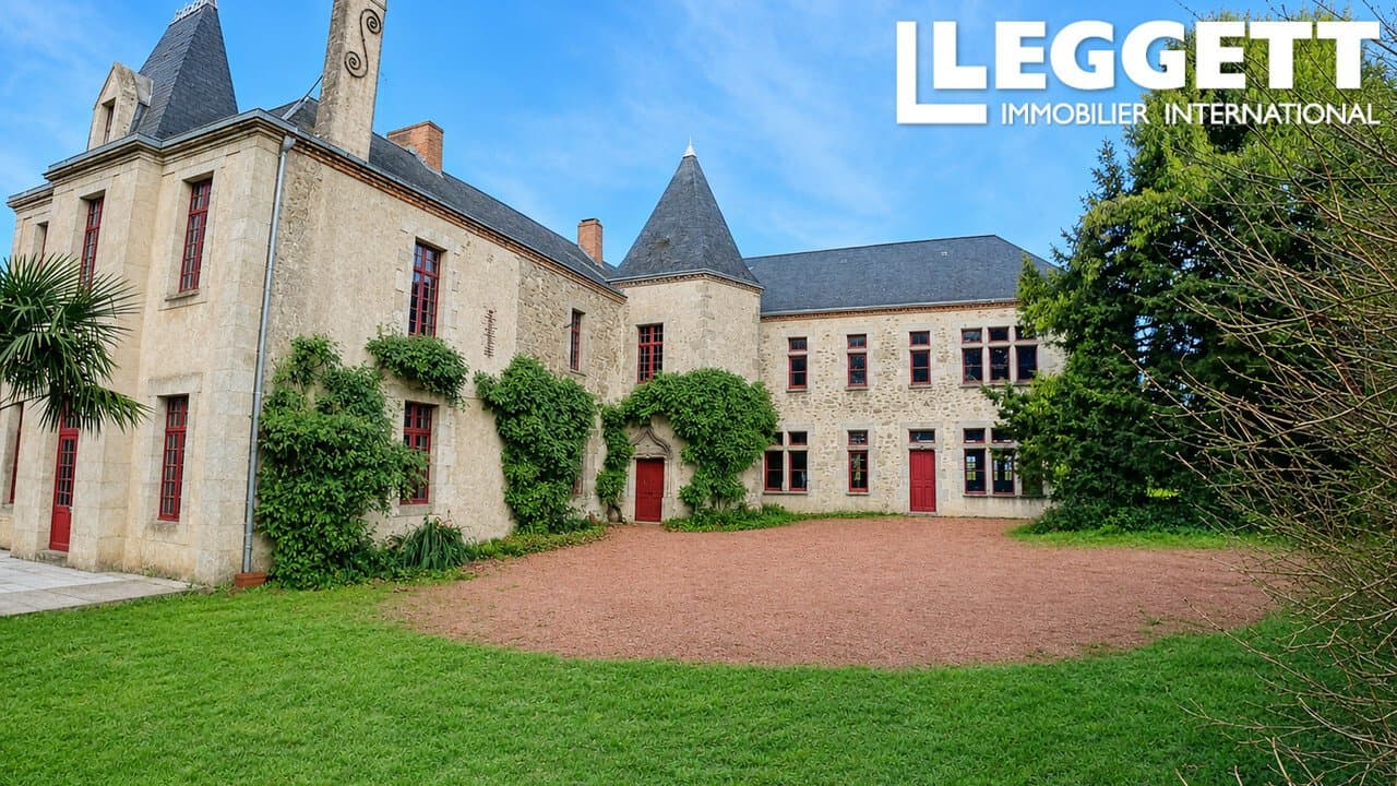 Charming Estate With Heated Pool, Tennis Court, And Guest House