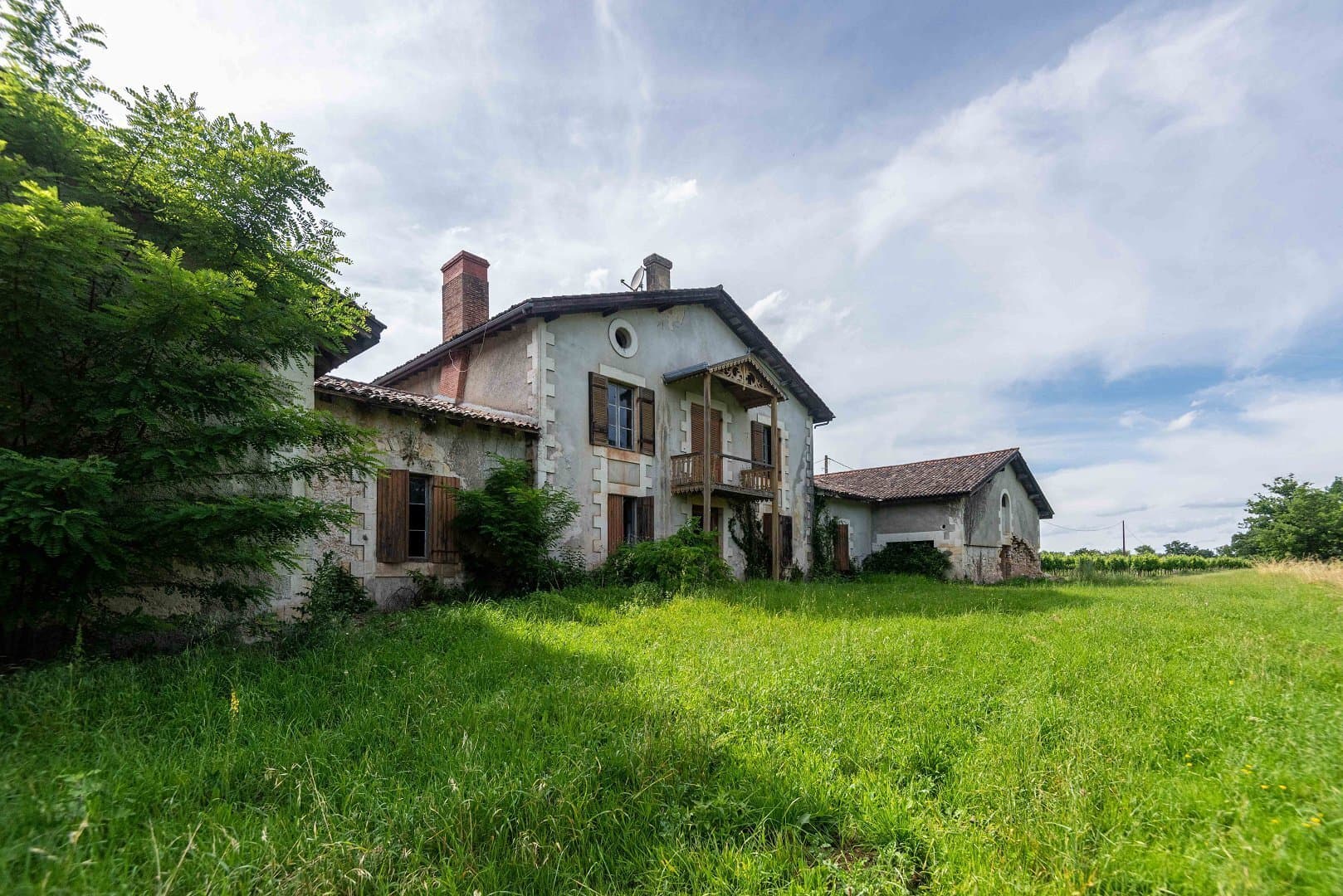 19th Century Château With Renovation Potential In The Heart Of Bordeaux Vineyards 2