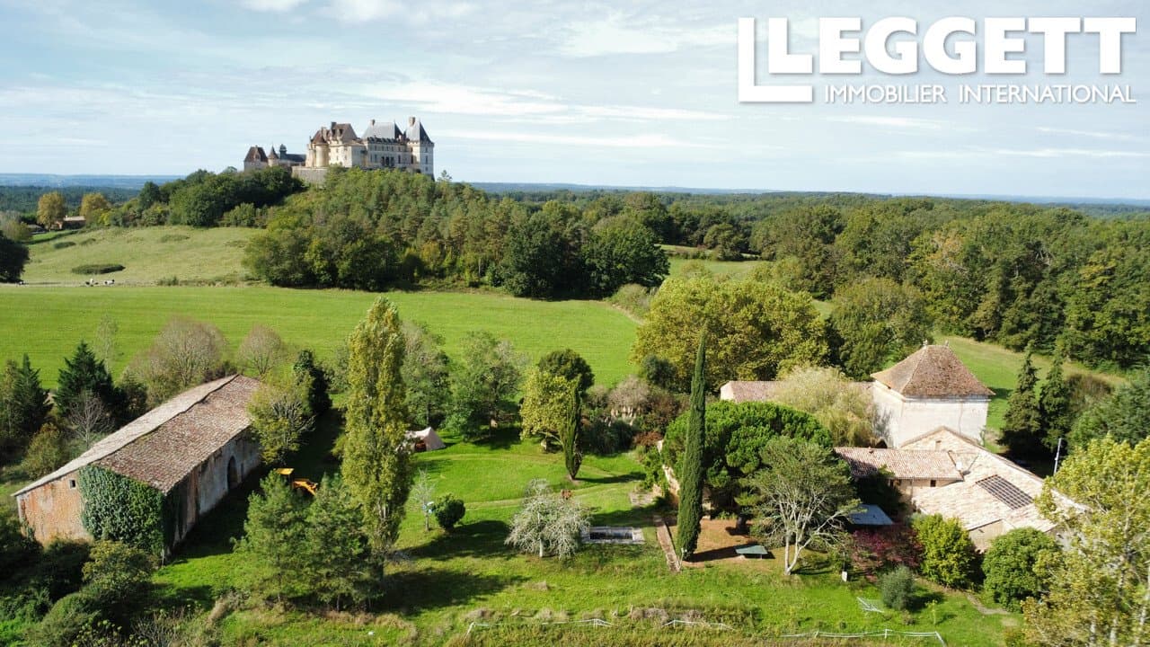 Historic Château With Principal House, Guest House, And Large Stables — Château for sale in Dordogne, France