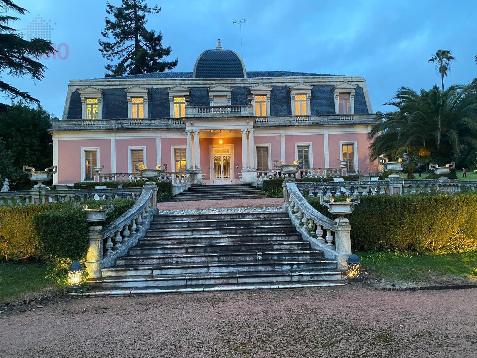 Elegant Palace With Botanic Garden And Equestrian Facilities — Palace for sale in Assunção, Ajuda, Salvador e Santo Ildefonso, Portugal