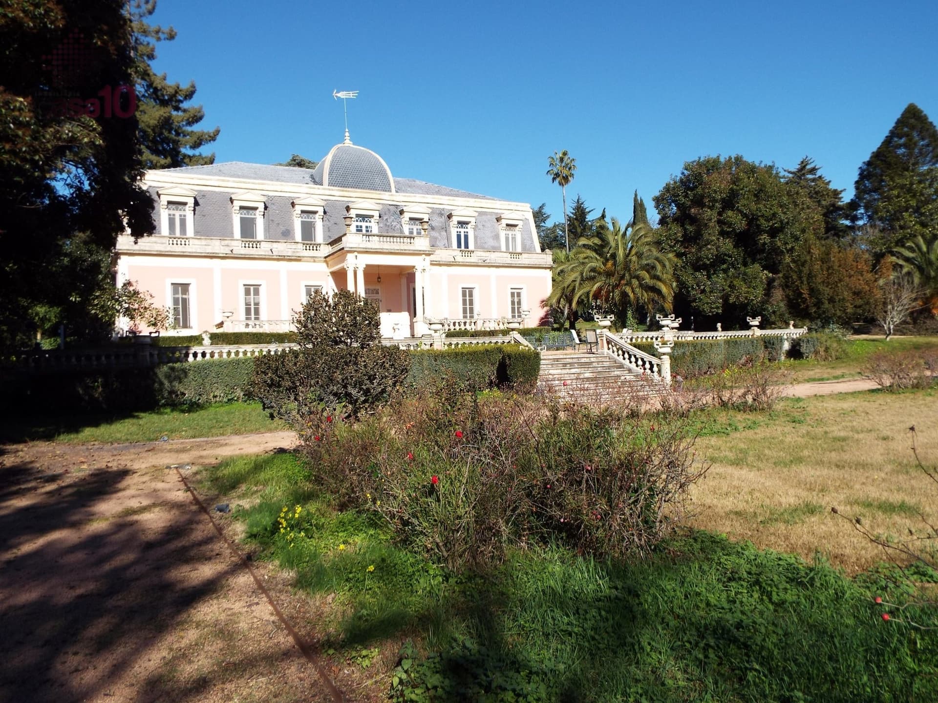 Elegant Palace With Botanic Garden And Equestrian Facilities 2