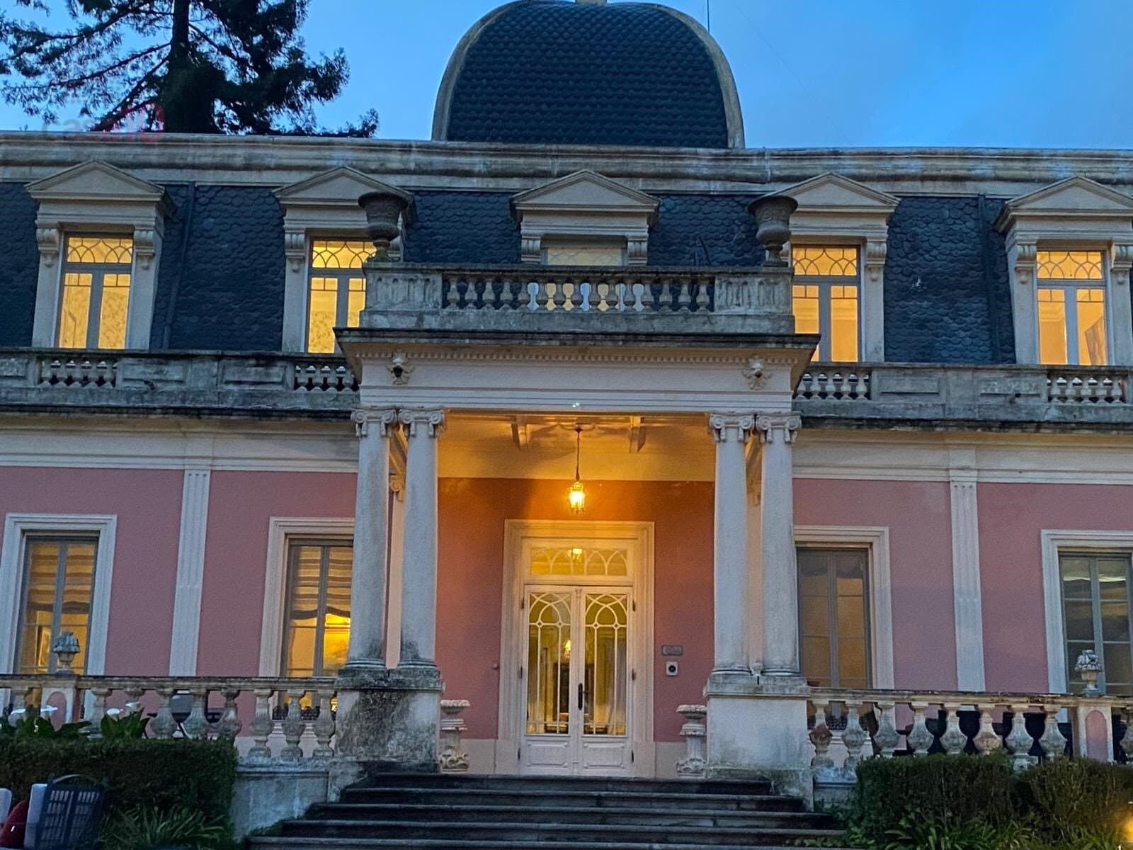 Elegant Palace With Botanic Garden And Equestrian Facilities 3