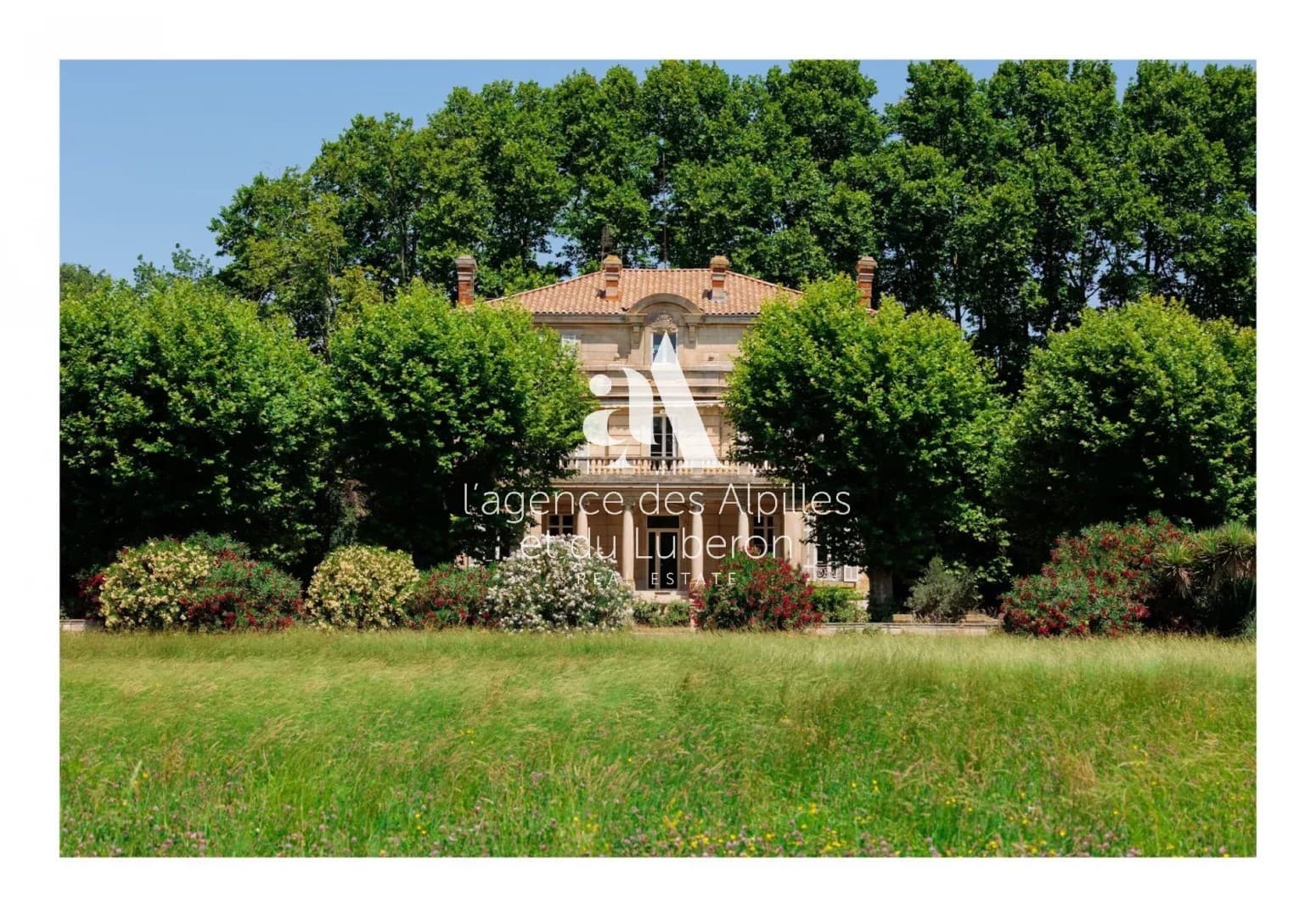Remarkable Château with 500 Sqm of Living Space in Need of Renovation 4