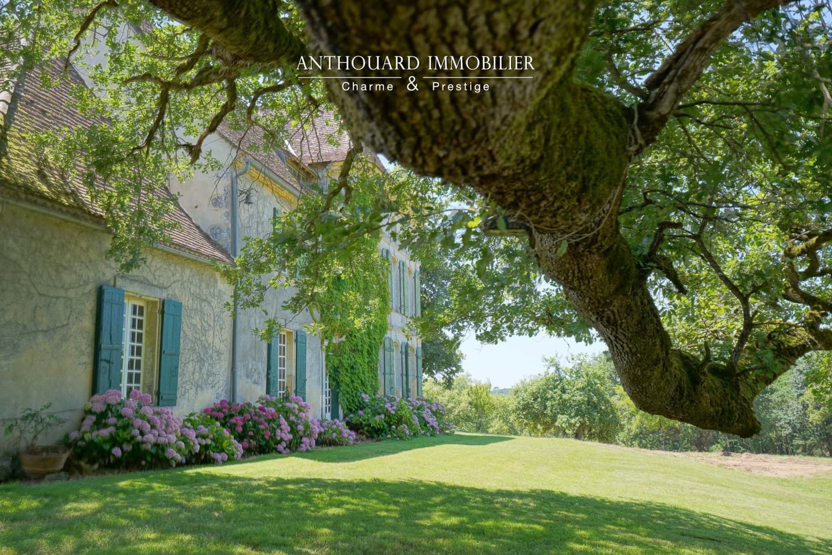 Spacious Castle With 9 Bedrooms And 5 Bathrooms 3