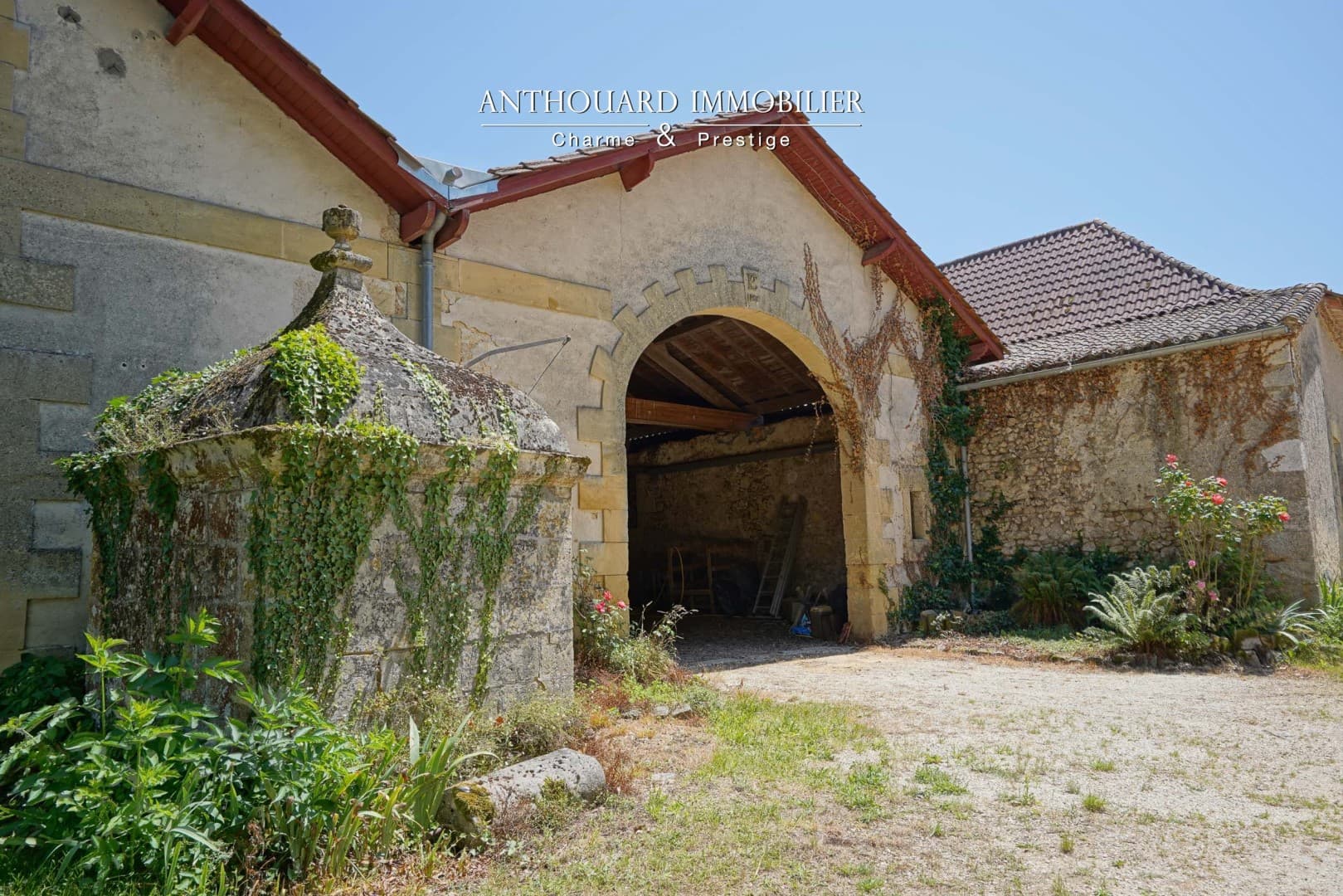 Spacious Castle With 9 Bedrooms And 5 Bathrooms 4