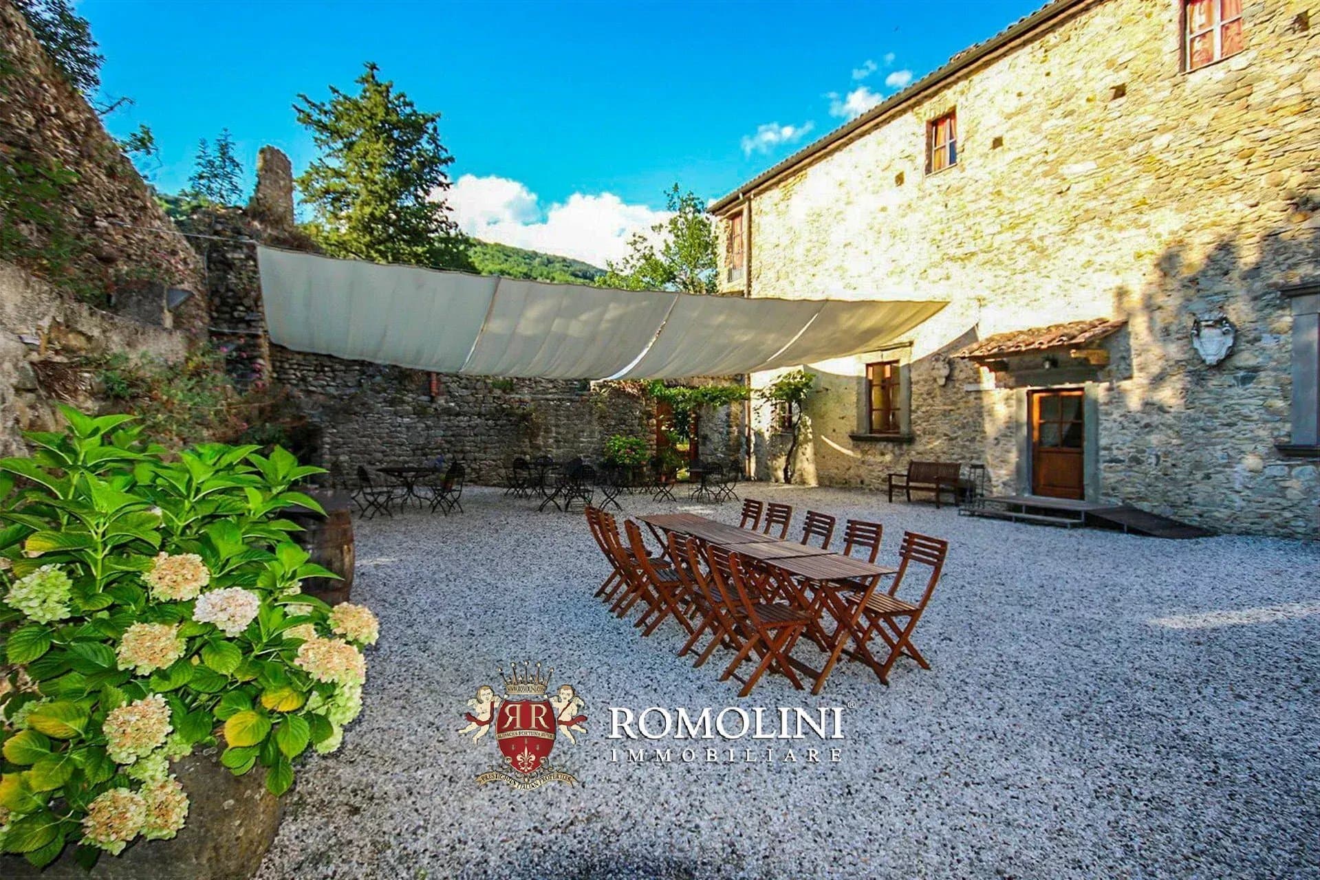 Charming Wine Estate With Medieval Castle And Vineyard 3