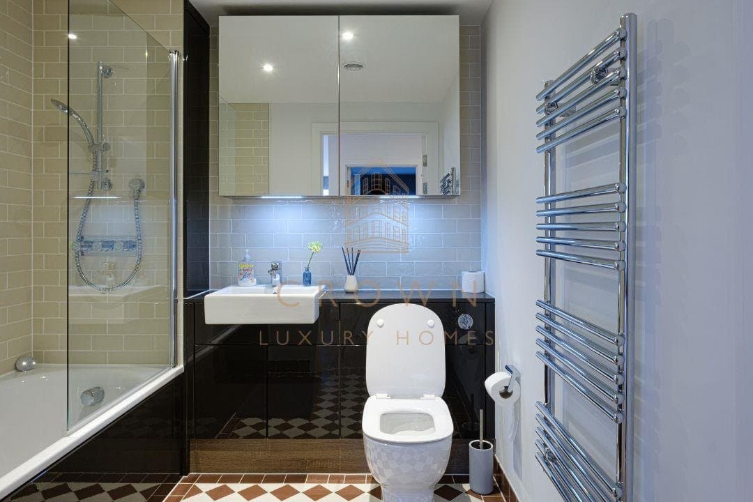 Modern Two-Bedroom Apartment With Private Balcony And Five-Star Amenities 3