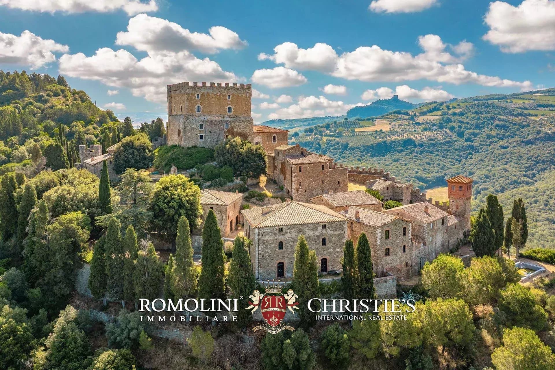 Medieval Castle With Panoramic Views And Extensive Grounds 4