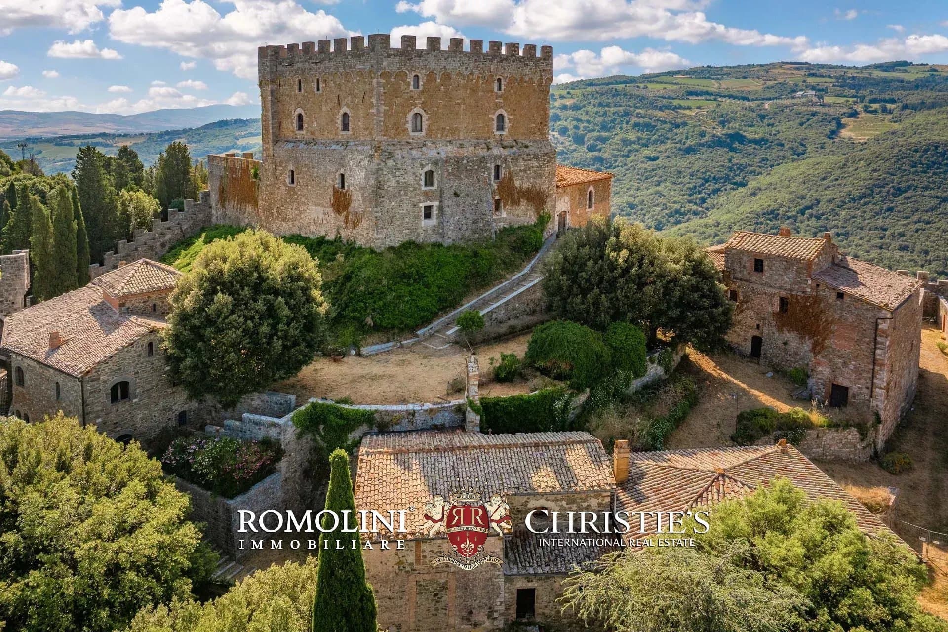 Medieval Castle With Panoramic Views And Extensive Grounds 5