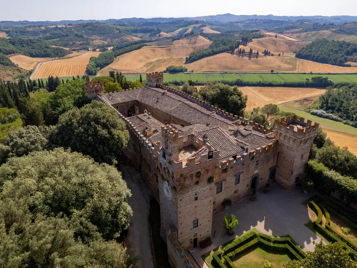 Historic Tuscan Castle With Expansive Estate And Renaissance Garden 2