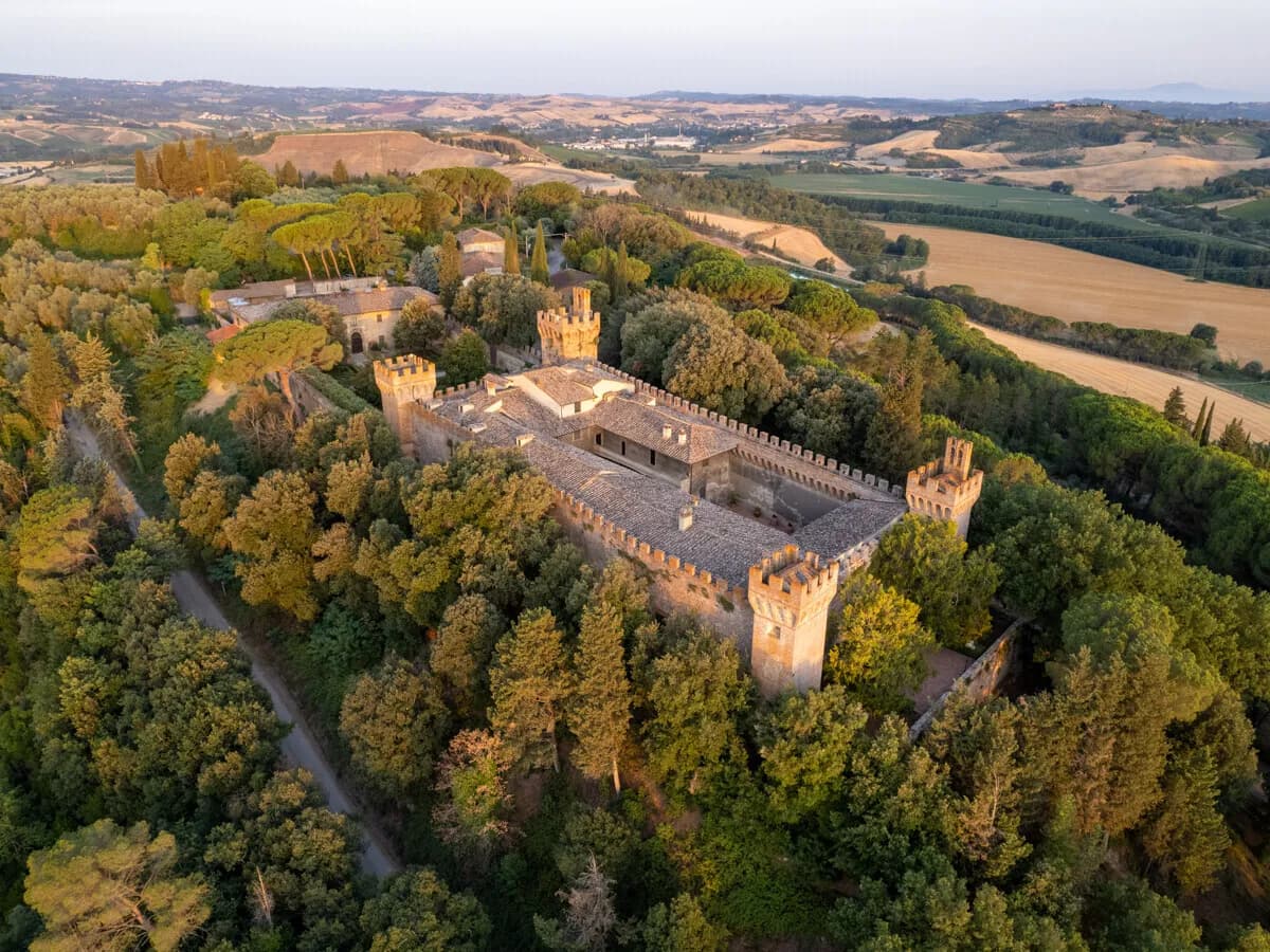 Historic Tuscan Castle With Expansive Estate And Renaissance Garden 3