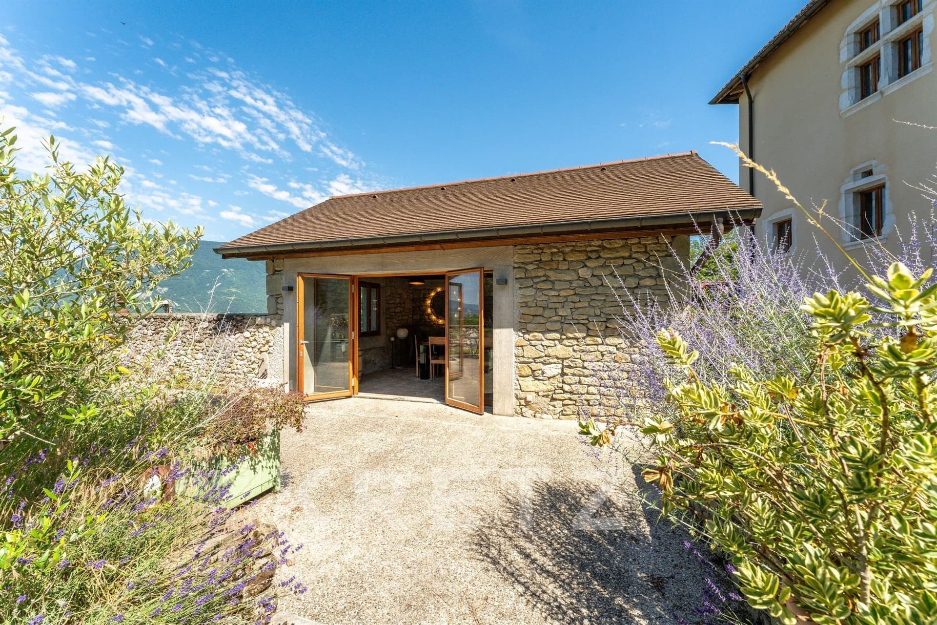 Château De La Roche 369 Sqm 3 Bedrooms 5