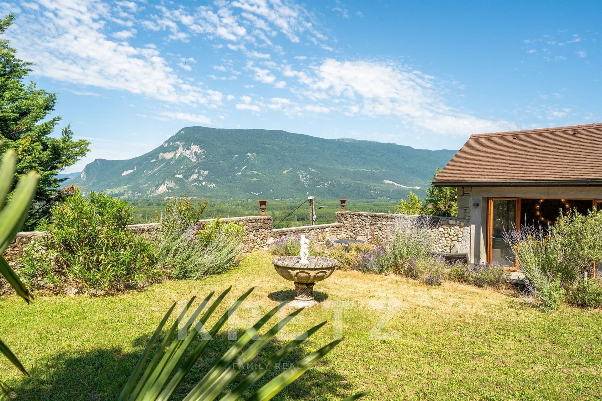 Château De La Roche 369 Sqm 3 Bedrooms 4