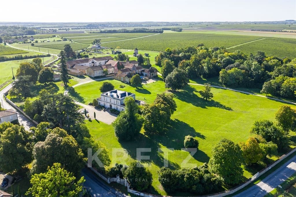 Renovated 19th Century Château With Guest House And Swimming Pool 4