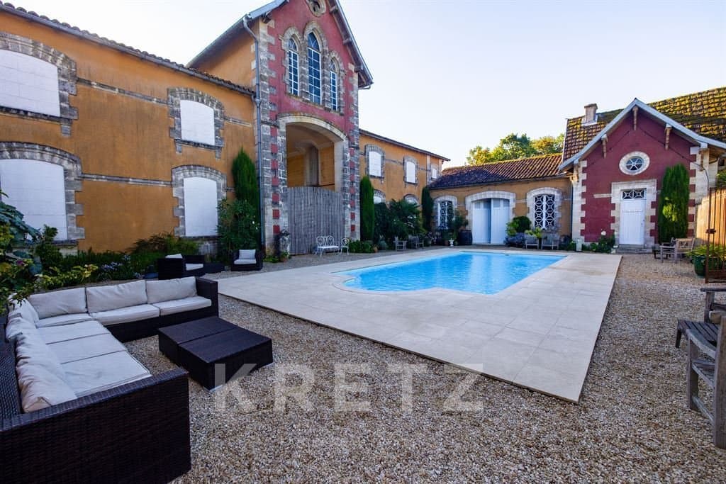 Renovated 19th Century Château With Guest House And Swimming Pool 3