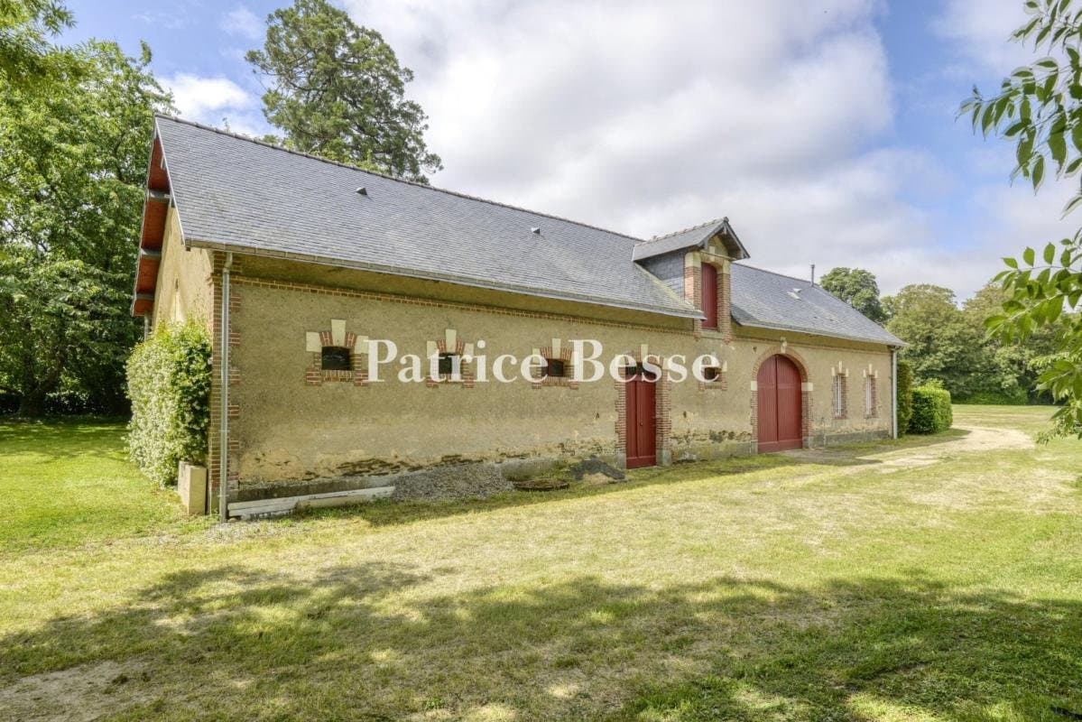 16th And 18th Century Manor With Outbuildings In 10 Hectares Of Parkland 4