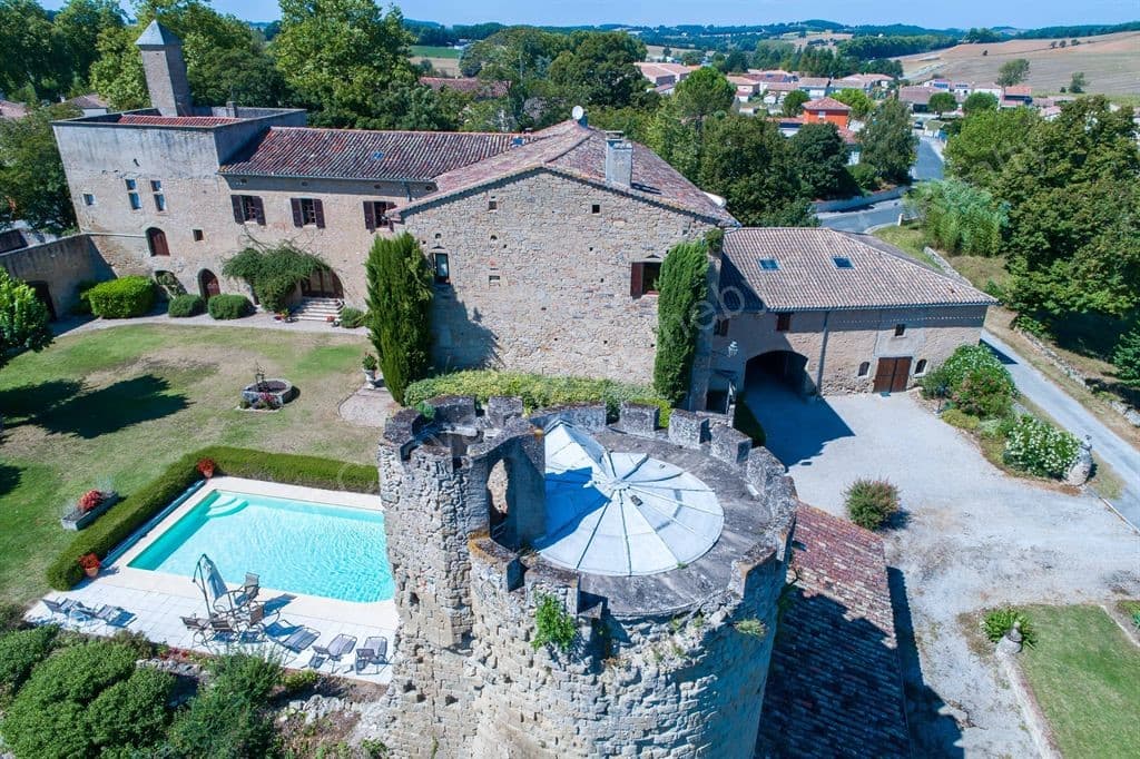 Historic Medieval Castle With Gites And Swimming Pool 2
