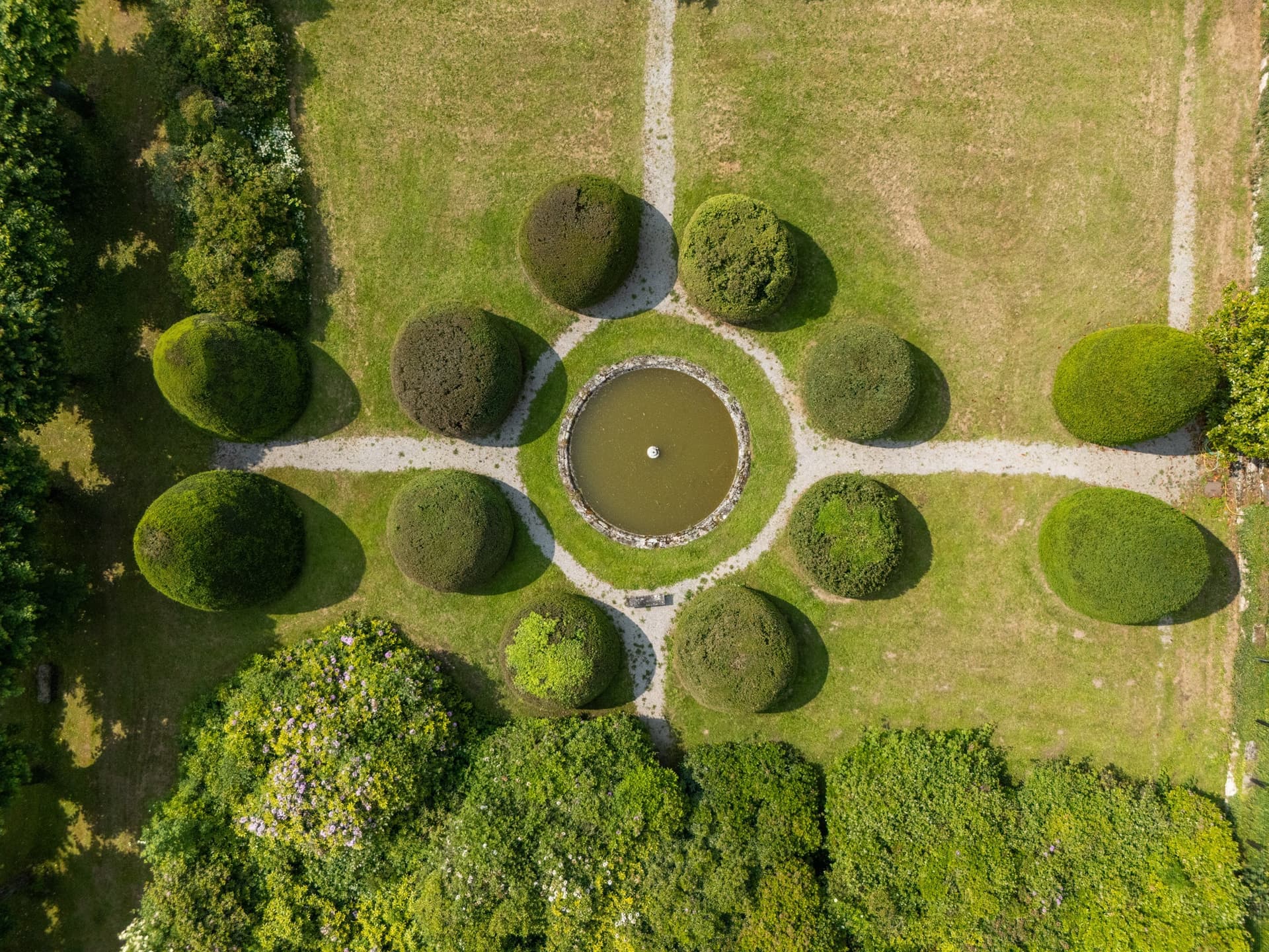 Historic 13th Century Château Surrounded By Formal Gardens