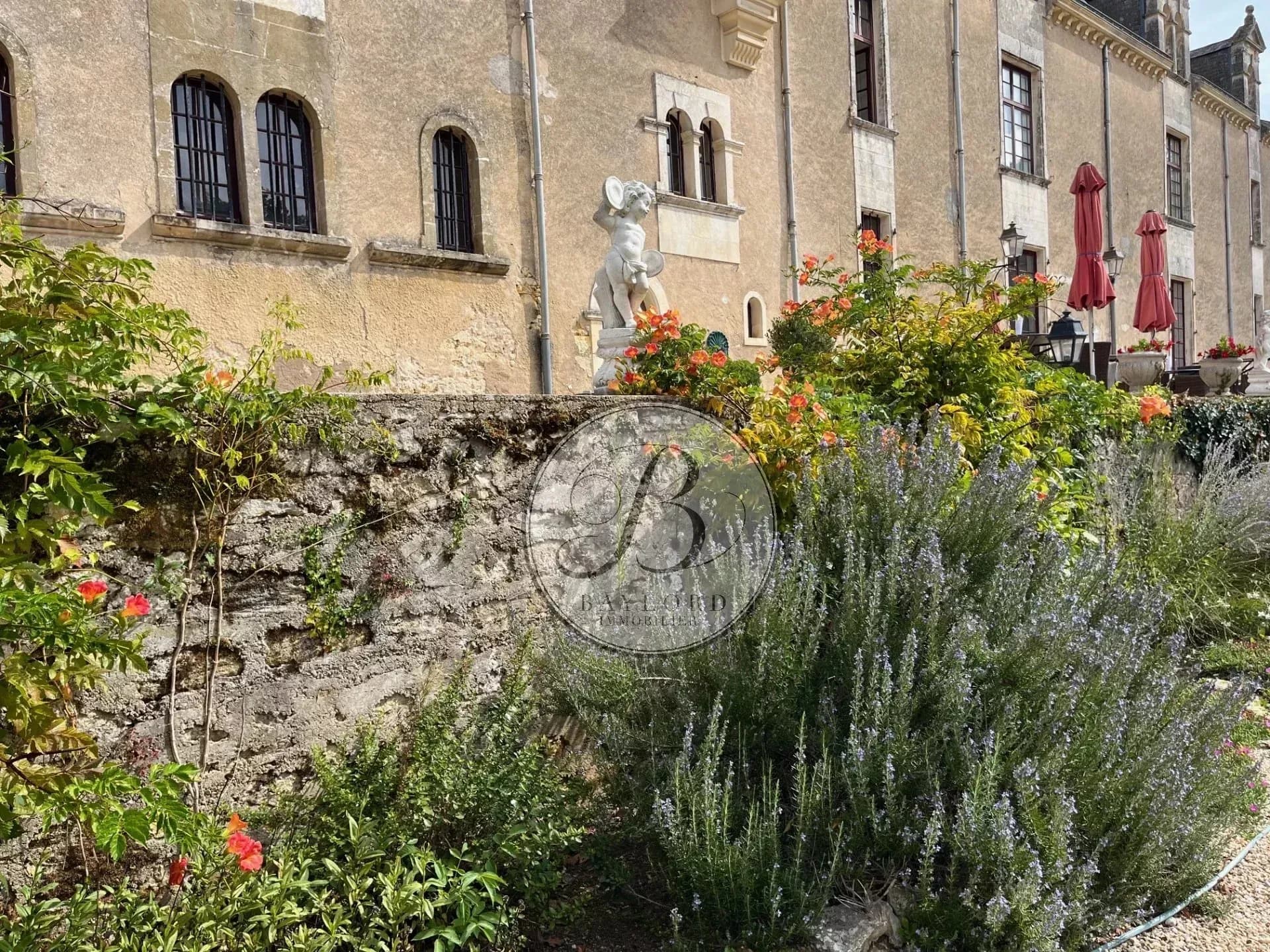 Elegant 17th Century Château with 22 Bedrooms and Vast Wooded Park 5