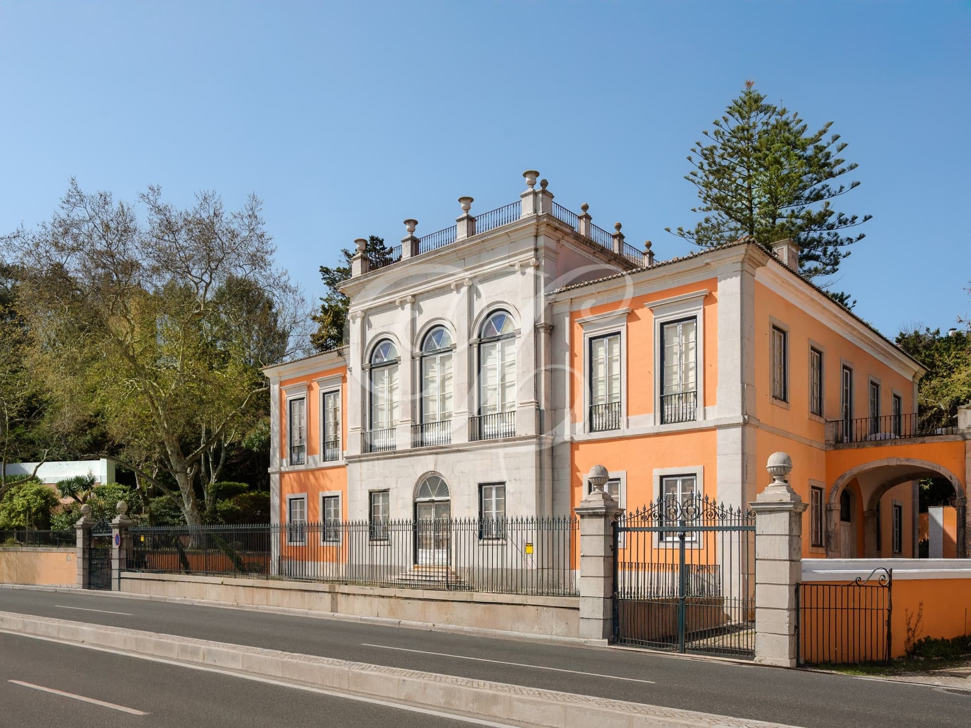 Historic Seafront Palace With Rooftop And Guest-House 2