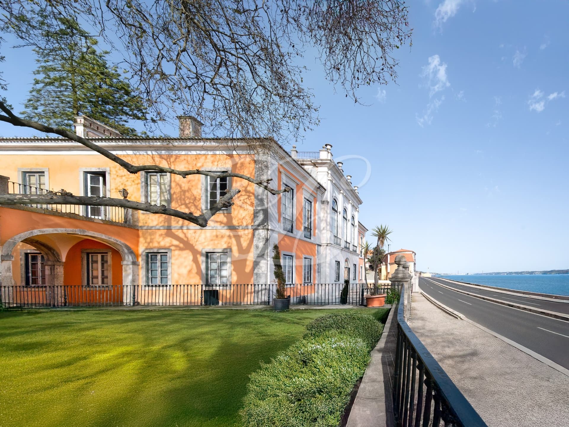 Historic Seafront Palace With Rooftop And Guest-House 5