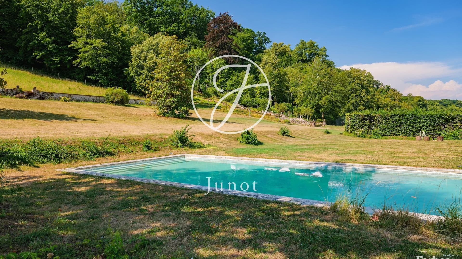 Historic Château With 17 Bedrooms And 30 Hectares Near Fontainebleau 4