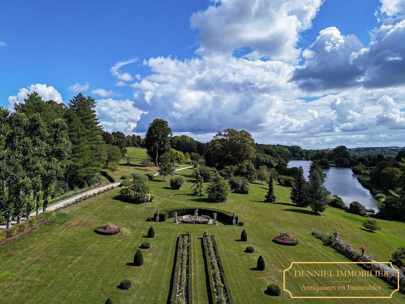 Enchanting 18th Century Château With Private Lake And Monumental Greenhouses 5