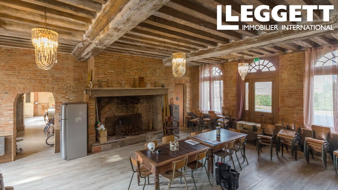 Remarkable 18th Century Manor Ideal For Luxury Events 5