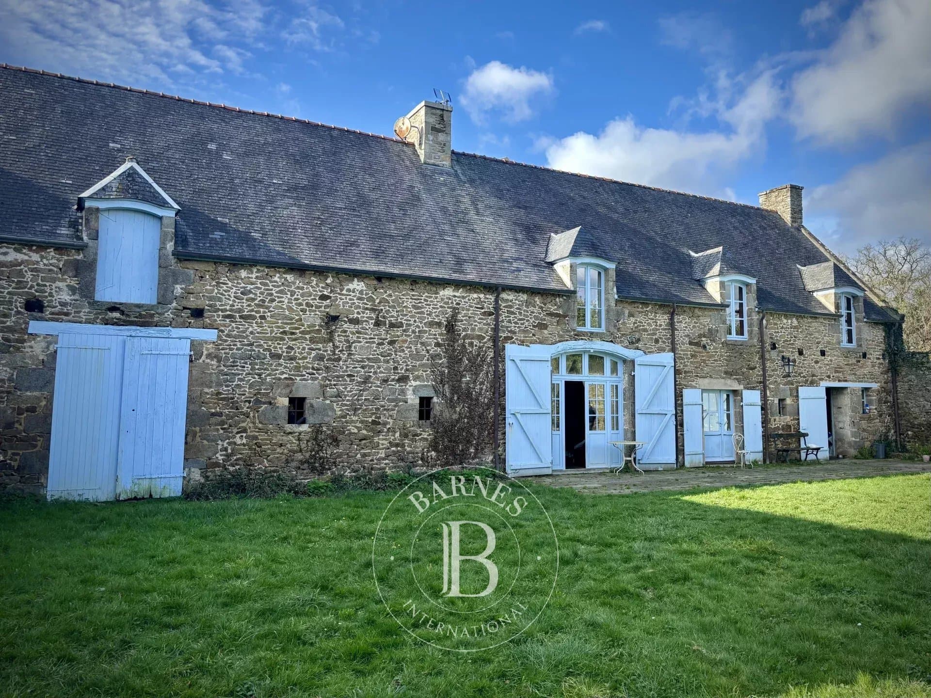Exceptional Manor House Overlooking The Rance Valley 2