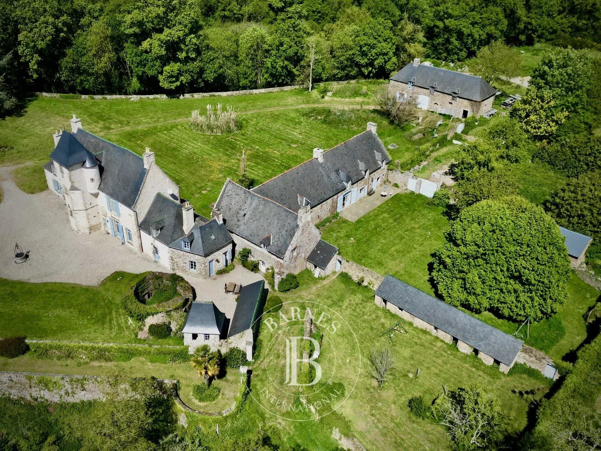 Exceptional Manor House Overlooking The Rance Valley 5