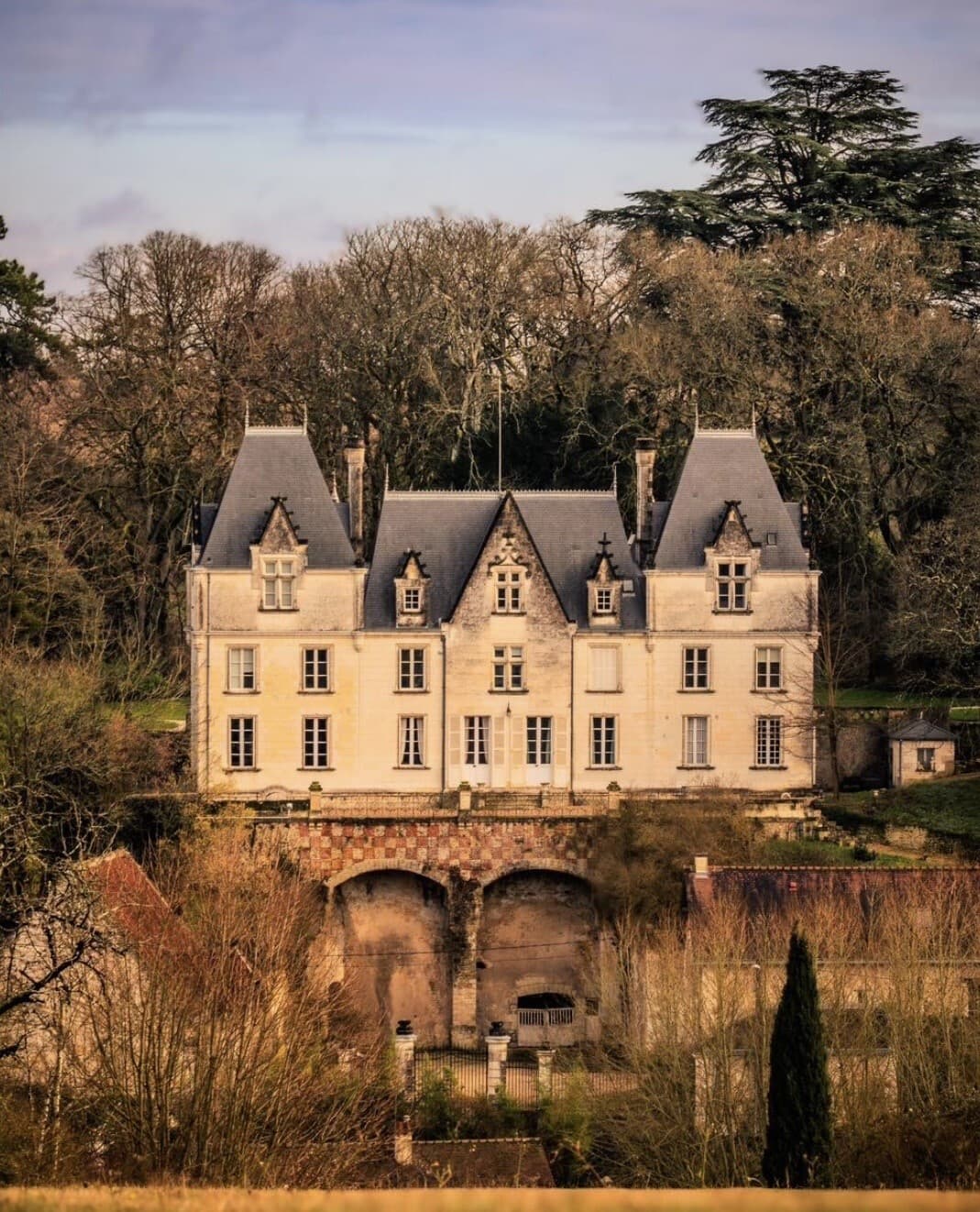 Spacious Castle With 8 Bedrooms And Swimming Pool — in Loire Valley, France