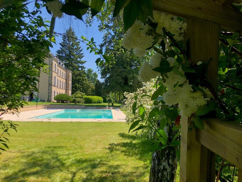 Elegant 18th Century Château With Pool And Tennis Court 5