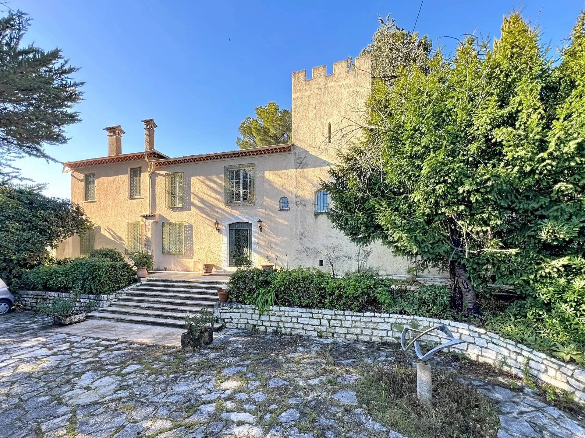 Majestic Castle With 350 Sqm Living Space And 4000 Sqm Garden
