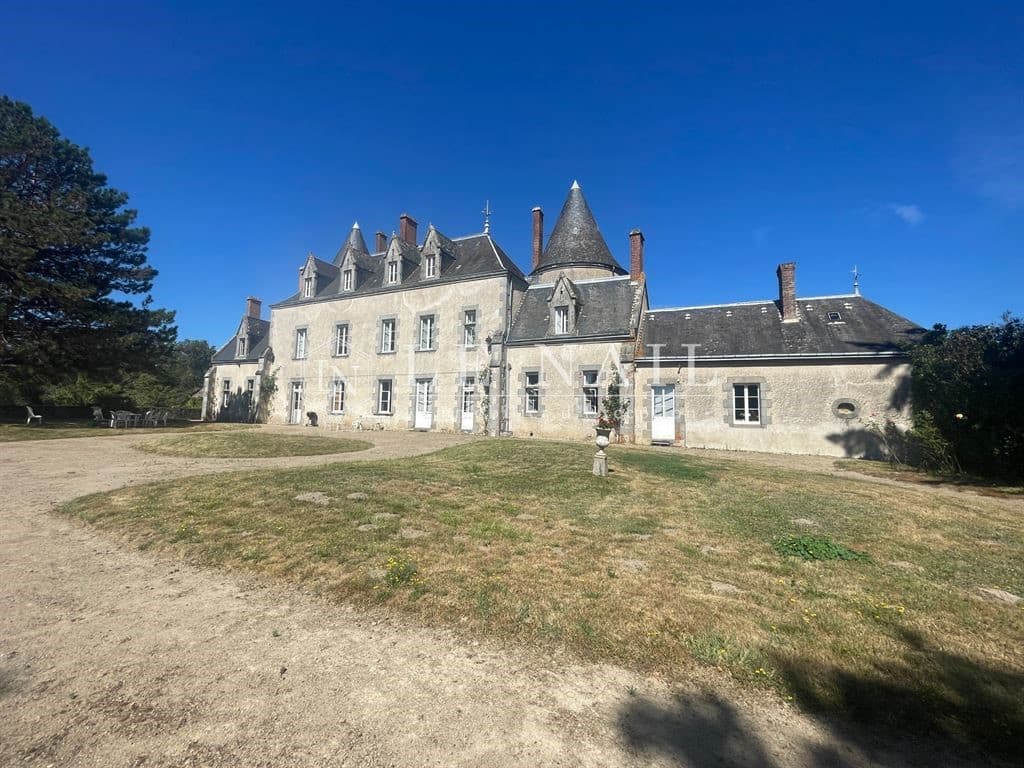 Exceptional Château with 7 Bedrooms and 266 Acres of Parkland 4