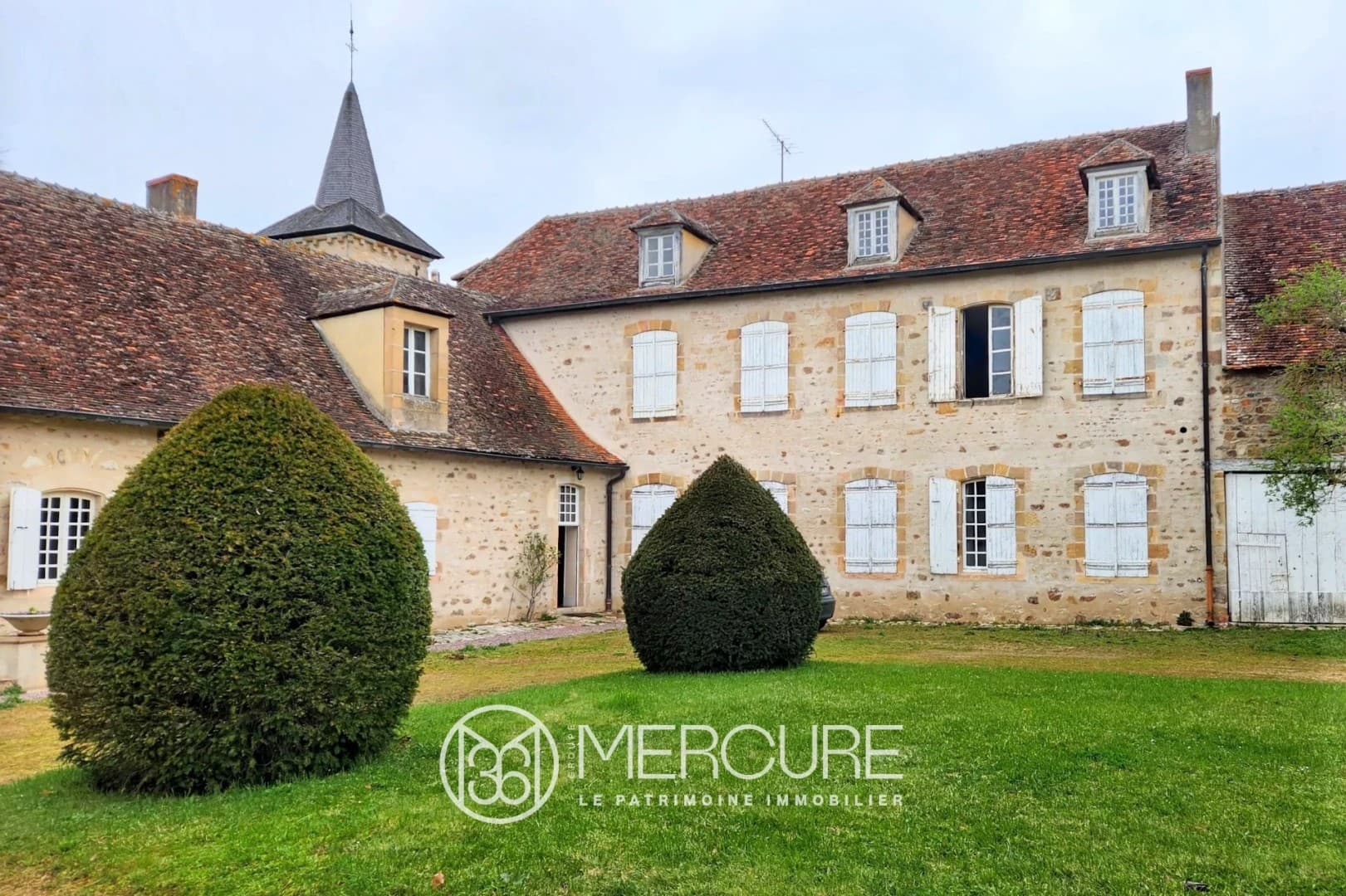 17th Century Castle With Extensive Grounds And Renovation Potential 3