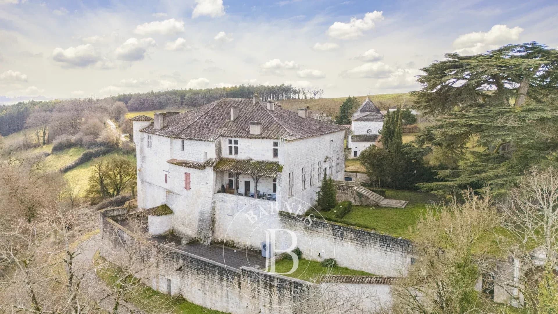 Historic 13th Century Castle With Stunning Valley Views 4