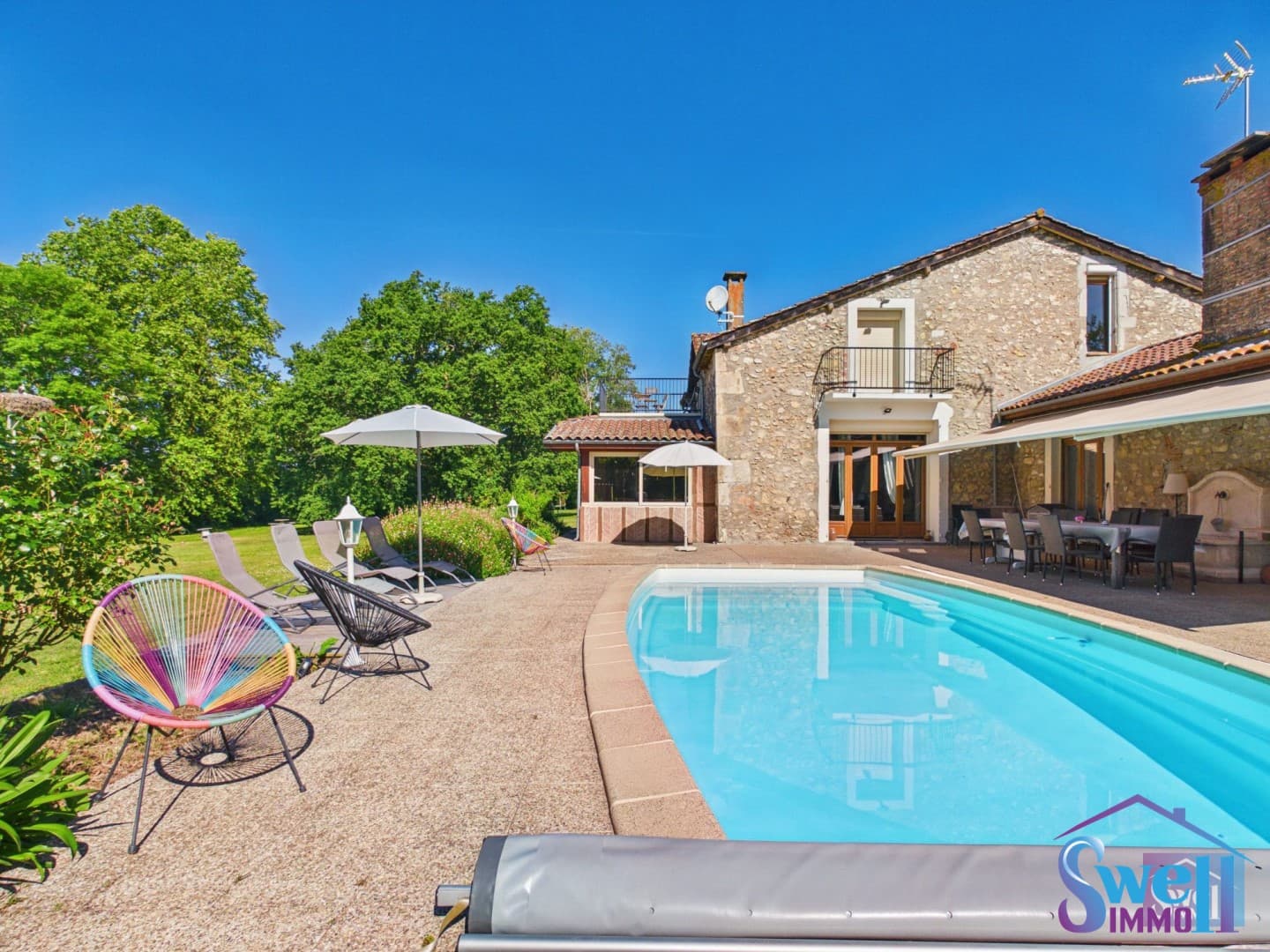 Historic Castle with Swimming Pool and 11 Bedrooms 5
