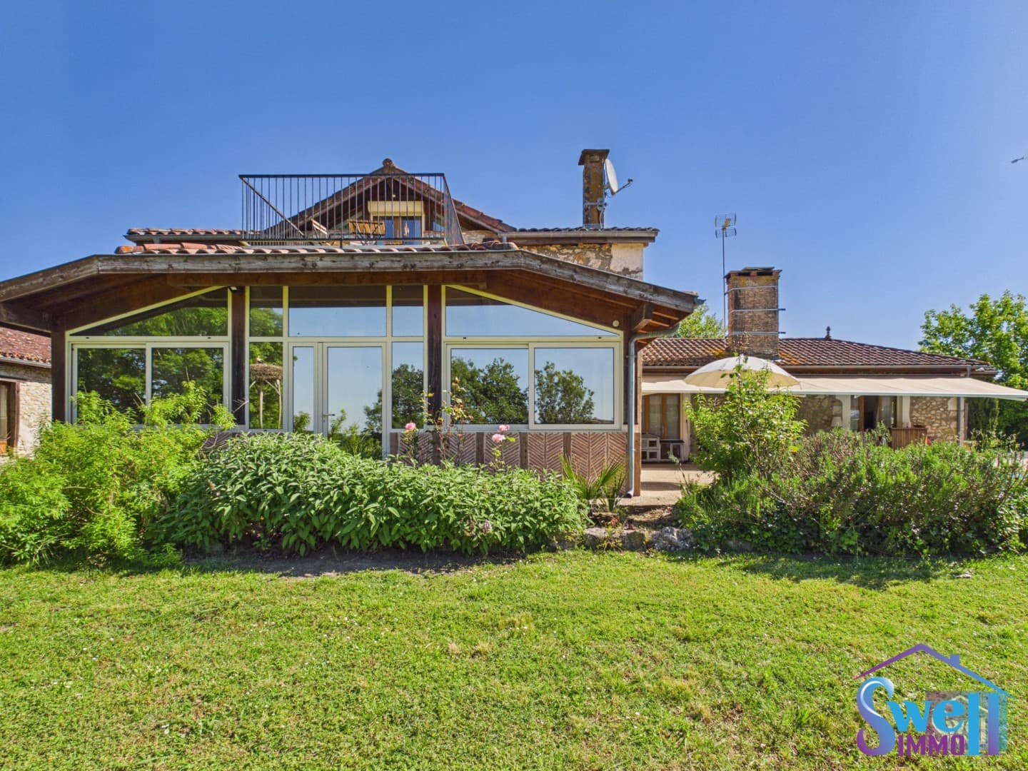 Historic Castle with Swimming Pool and 11 Bedrooms 2