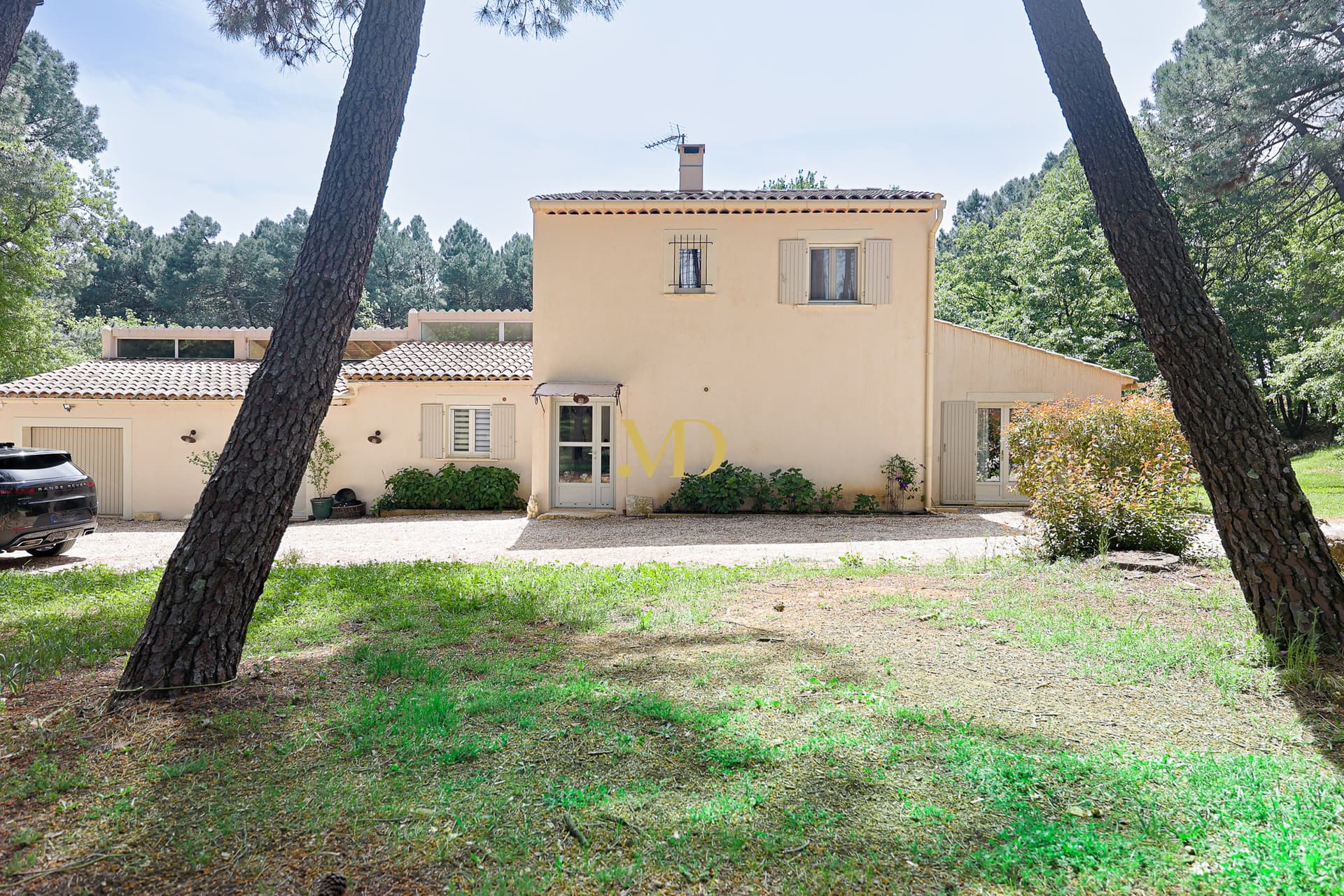 Beautiful House With Large Swimming Pool And Stone Terrace In Roussillon 2