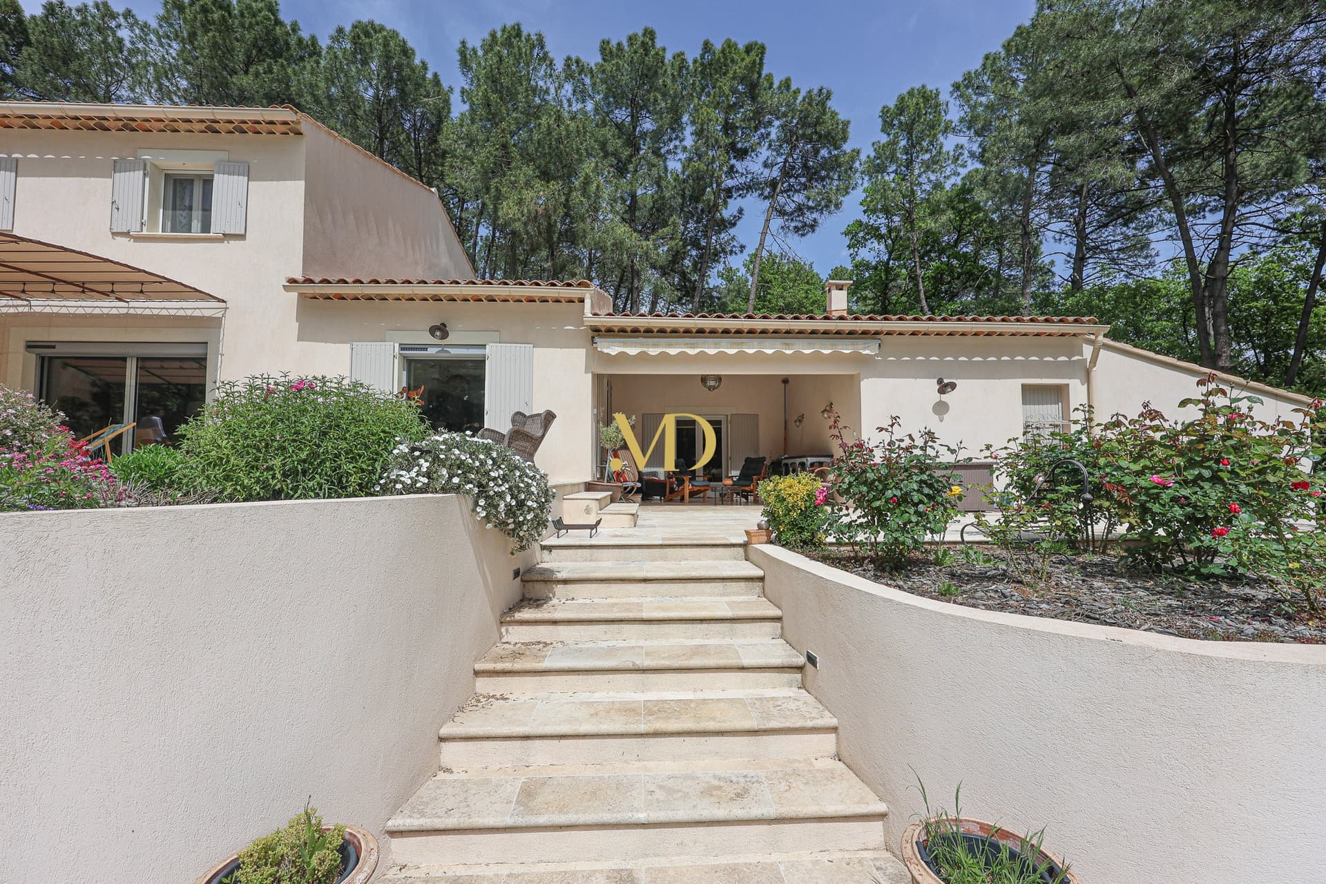 Beautiful House With Large Swimming Pool And Stone Terrace In Roussillon 3
