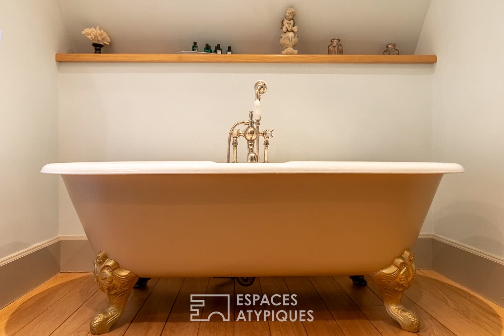 Renovated 19th Century Castle with Swimming Pool 4