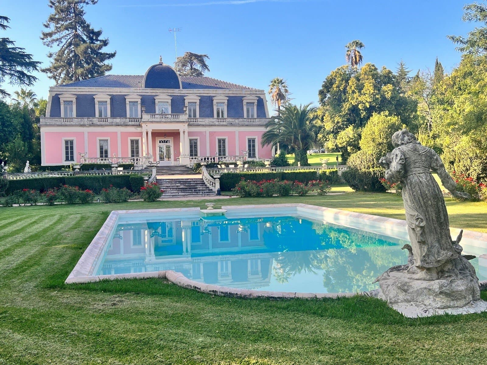 19th Century Palace With Swimming Pool And Botanical Garden 5