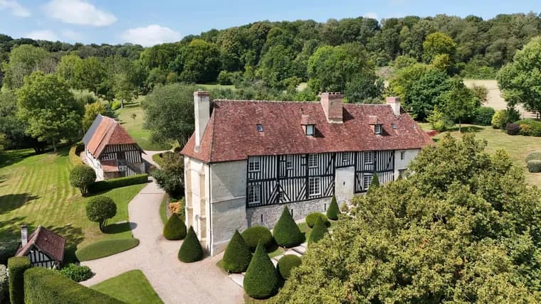 Luxurious 7-Bedroom Castle on Expansive Estate 5