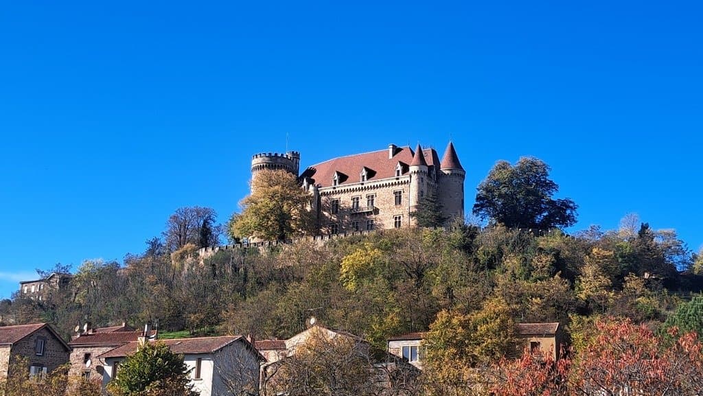 Imposing 12th Century Castle With Extensive Grounds And Outbuildings 3