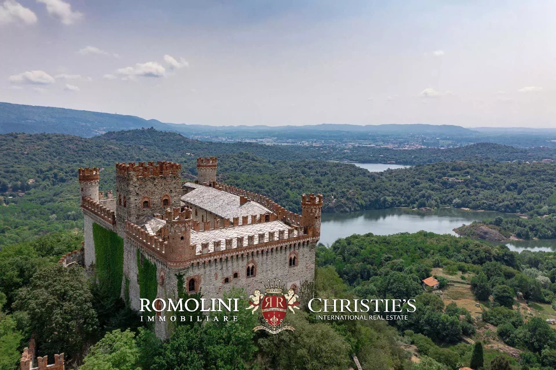 Stunning Restored Castle With 11 Bedrooms And 13 Bathrooms 5