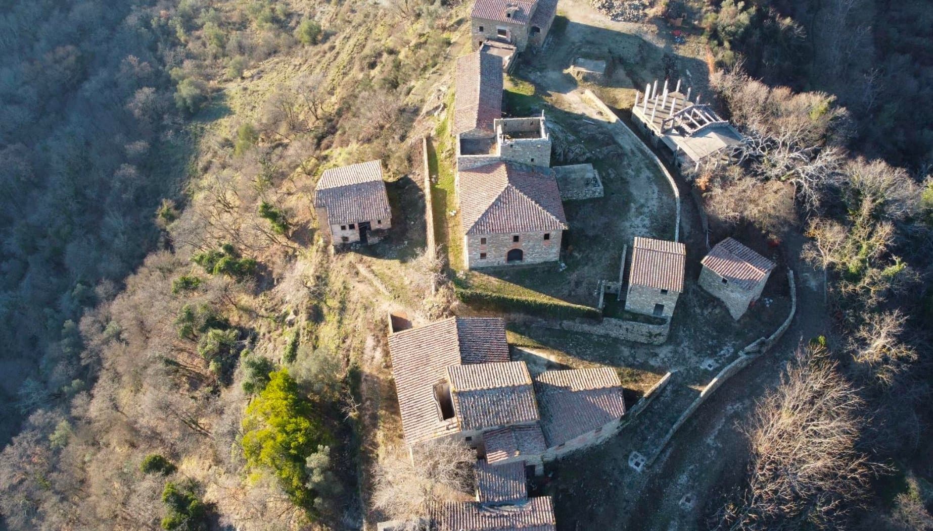 Historic Castle in Tuscany with Restoration Potential 2