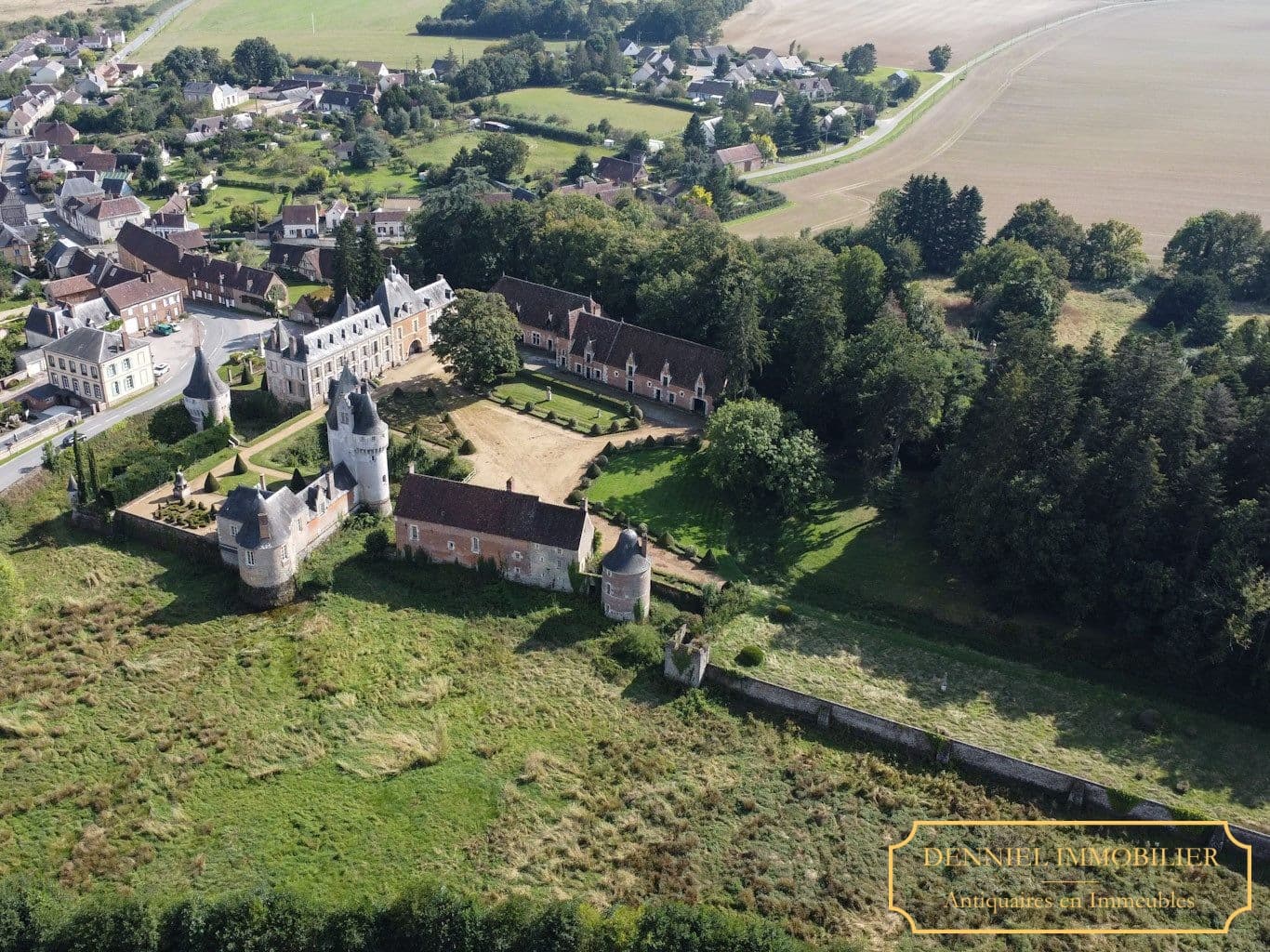 Historic Château With 18 Bedrooms And 20 Hectares Of Parkland 5